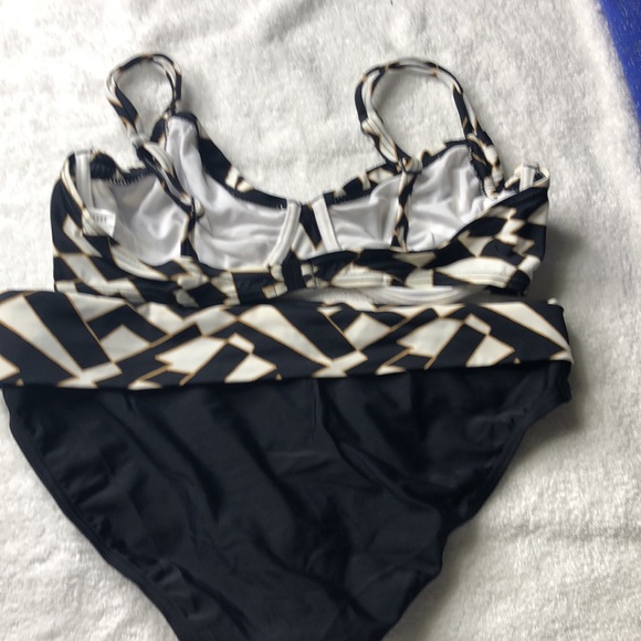 Marie Claire 34B bathing suit - Picture 3 of 3